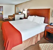 Holiday Inn Express Hotel & Suites Dubuque by IHG hotel detail image 7