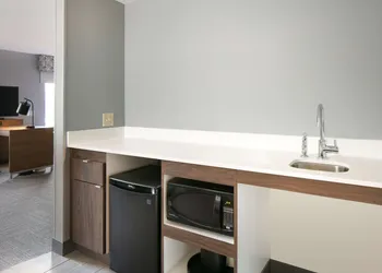 Hampton Inn Dubuque hotel thumbnail 8