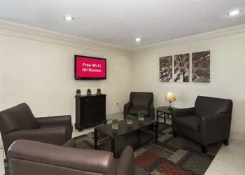 Red Roof Inn Bloomington - Normal/ University hotel thumbnail 3
