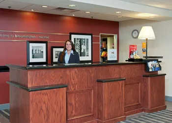 Hampton Inn & Suites Bloomington - Normal hotel thumbnail 3