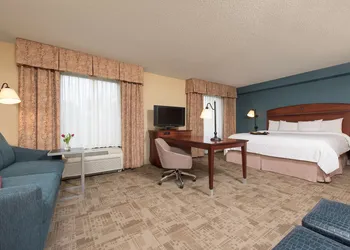 Hampton Inn & Suites Bloomington - Normal hotel thumbnail 8
