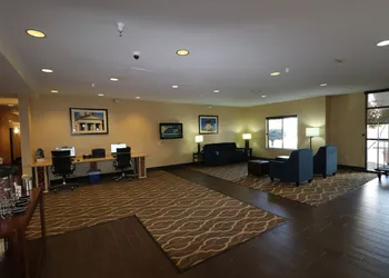 Comfort Suites Bloomington I-55 and I-74 hotel thumbnail 5
