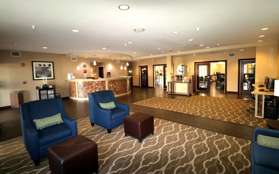 Comfort Suites Bloomington I-55 and I-74 hotel detail image 6