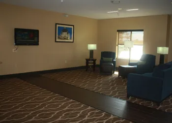 Comfort Suites Bloomington I-55 and I-74 hotel thumbnail 7