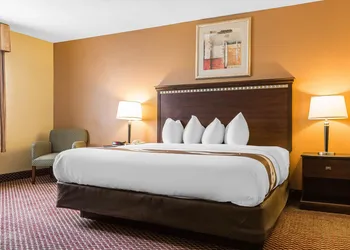 Quality Inn & Suites Bloomington University Area hotel thumbnail 6