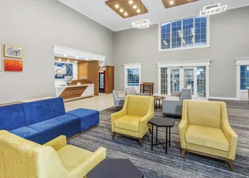 Holiday Inn Express & Suites Bloomington - Normal by IHG hotel thumbnail 3