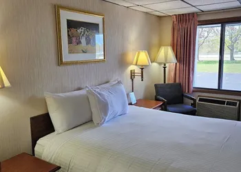 Knights Inn Mackinaw City hotel thumbnail 6