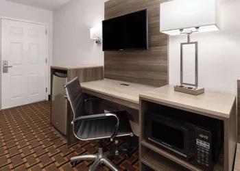 Ramada Limited San Angelo hotel thumbnail 7