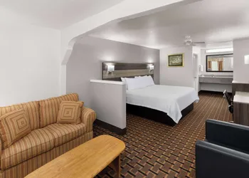 Ramada Limited San Angelo hotel thumbnail 8