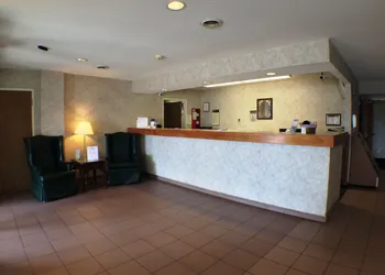 Super 8 by Wyndham Canandaigua hotel thumbnail 3