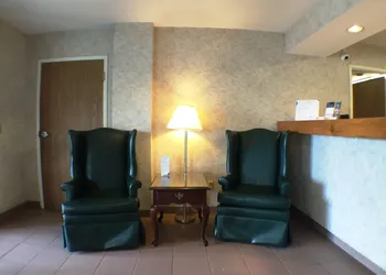 Super 8 by Wyndham Canandaigua hotel thumbnail 4