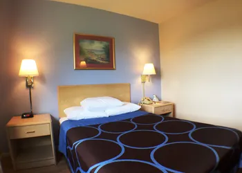 Super 8 by Wyndham Canandaigua hotel thumbnail 6