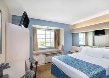 Microtel Inn & Suites by Wyndham Seneca Falls hotel thumbnail 7