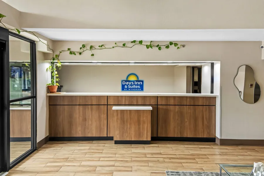 Days Inn & Suites by Wyndham DeSoto hotel detail image 2