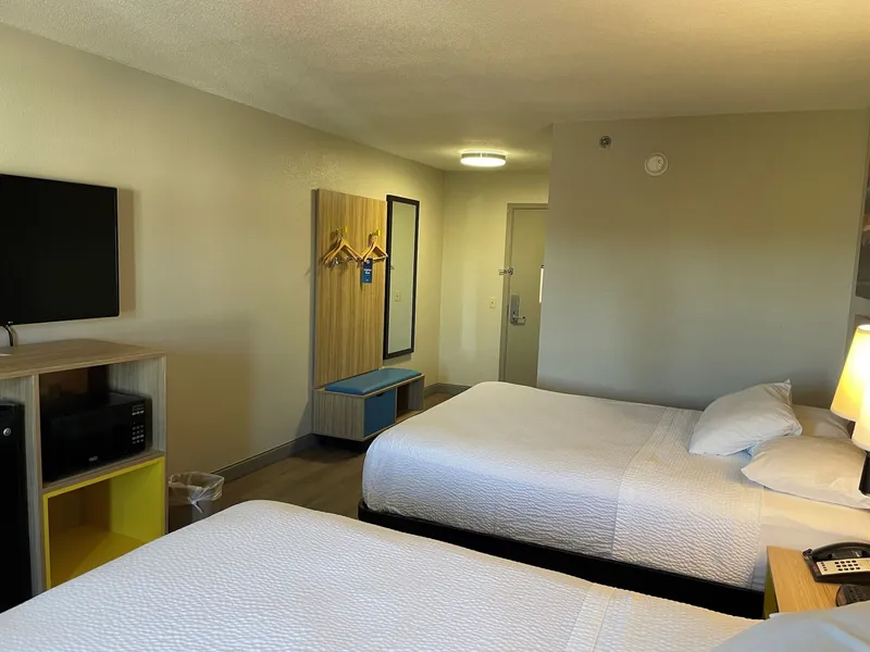 Days Inn & Suites by Wyndham DeSoto hotel detail image 6