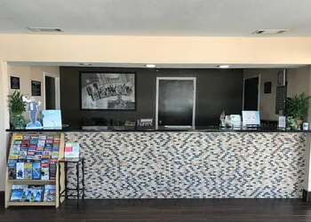 Super 8 by Wyndham Terrell hotel thumbnail 2