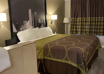 Super 8 by Wyndham Terrell hotel thumbnail 6