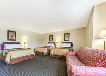 Super 8 by Wyndham Burleson Fort Worth Area hotel thumbnail 6
