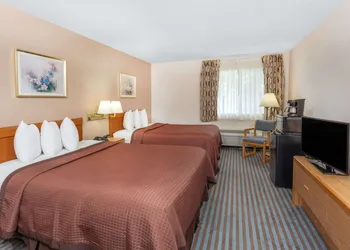 Days Inn by Wyndham Charleston hotel thumbnail 7