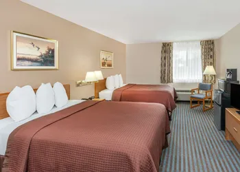 Days Inn by Wyndham Charleston hotel thumbnail 8