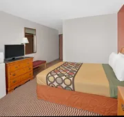 Super 8 by Wyndham Crystal Lake hotel detail image 5