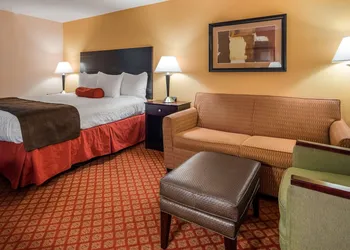 Best Western Plus Parkway Hotel hotel thumbnail 3
