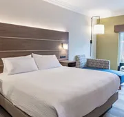 Holiday Inn Express & Suites Macon - I-475 By IHG hotel detail image 7