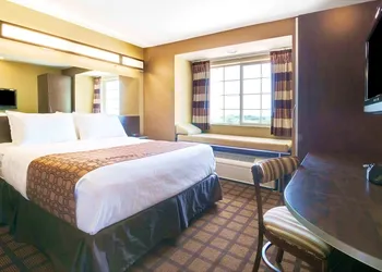 Microtel Inn & Suites by Wyndham Macon hotel thumbnail 5