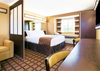 Microtel Inn & Suites by Wyndham Macon hotel thumbnail 6