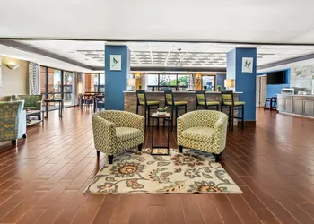 Quality Inn & Suites near Robins Air Force Base hotel thumbnail 6