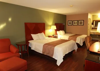Quality Inn & Suites near Robins Air Force Base hotel thumbnail 8
