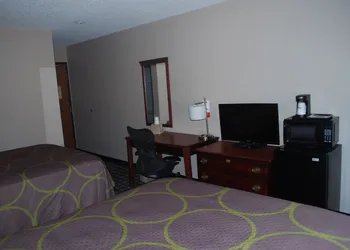 Super 8 by Wyndham Warner Robins hotel thumbnail 4