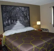 Super 8 by Wyndham Warner Robins hotel detail image 5