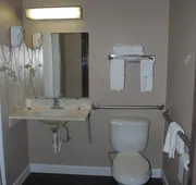 Super 8 by Wyndham Warner Robins hotel detail image 7