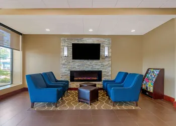 Comfort Inn & Suites Macon West hotel thumbnail 4