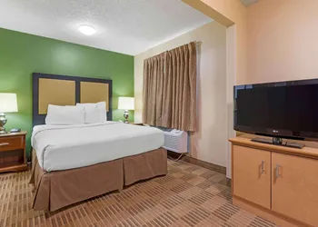 Suburban Studios Macon North hotel thumbnail 8