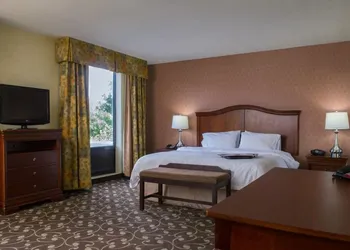 Hampton Inn Brattleboro hotel thumbnail 6