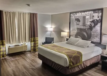 Super 8 by Wyndham Georgetown hotel thumbnail 4