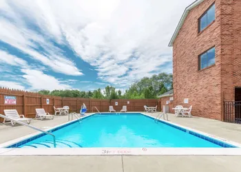 Super 8 by Wyndham Georgetown hotel thumbnail 7