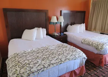 Royal Crest Motel hotel thumbnail 6