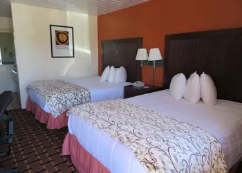Royal Crest Motel hotel thumbnail 7