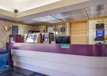 Americas Best Value Inn Phoenix Medford hotel thumbnail 2