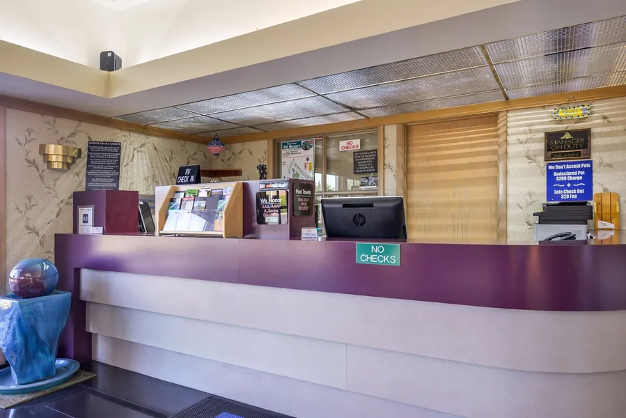 Americas Best Value Inn Phoenix Medford hotel detail image 2