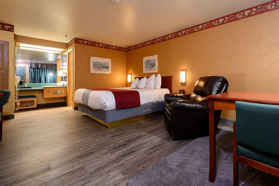 Americas Best Value Inn Phoenix Medford hotel detail image 6
