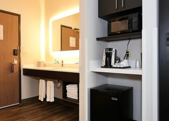 Holiday Inn Express & Suites Ashland by IHG hotel thumbnail 4