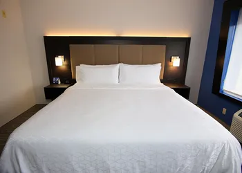 Holiday Inn Express & Suites Ashland by IHG hotel thumbnail 5