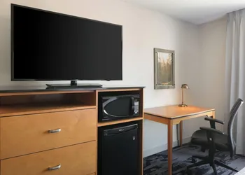 Fairfield Inn by Marriott Manhattan hotel thumbnail 8