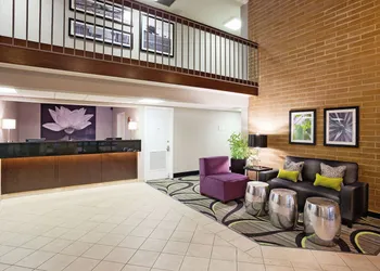 La Quinta Inn by Wyndham Oshkosh hotel thumbnail 3