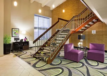 La Quinta Inn by Wyndham Oshkosh hotel thumbnail 4