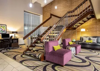 La Quinta Inn by Wyndham Oshkosh hotel thumbnail 6